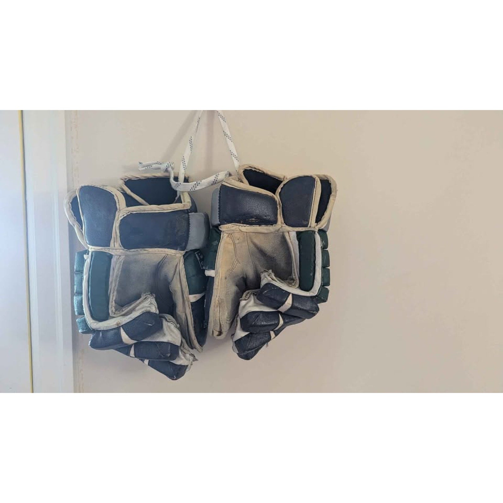 Vintage WHA Houston Aeros CCM Pro Stock Leather Hockey Gloves