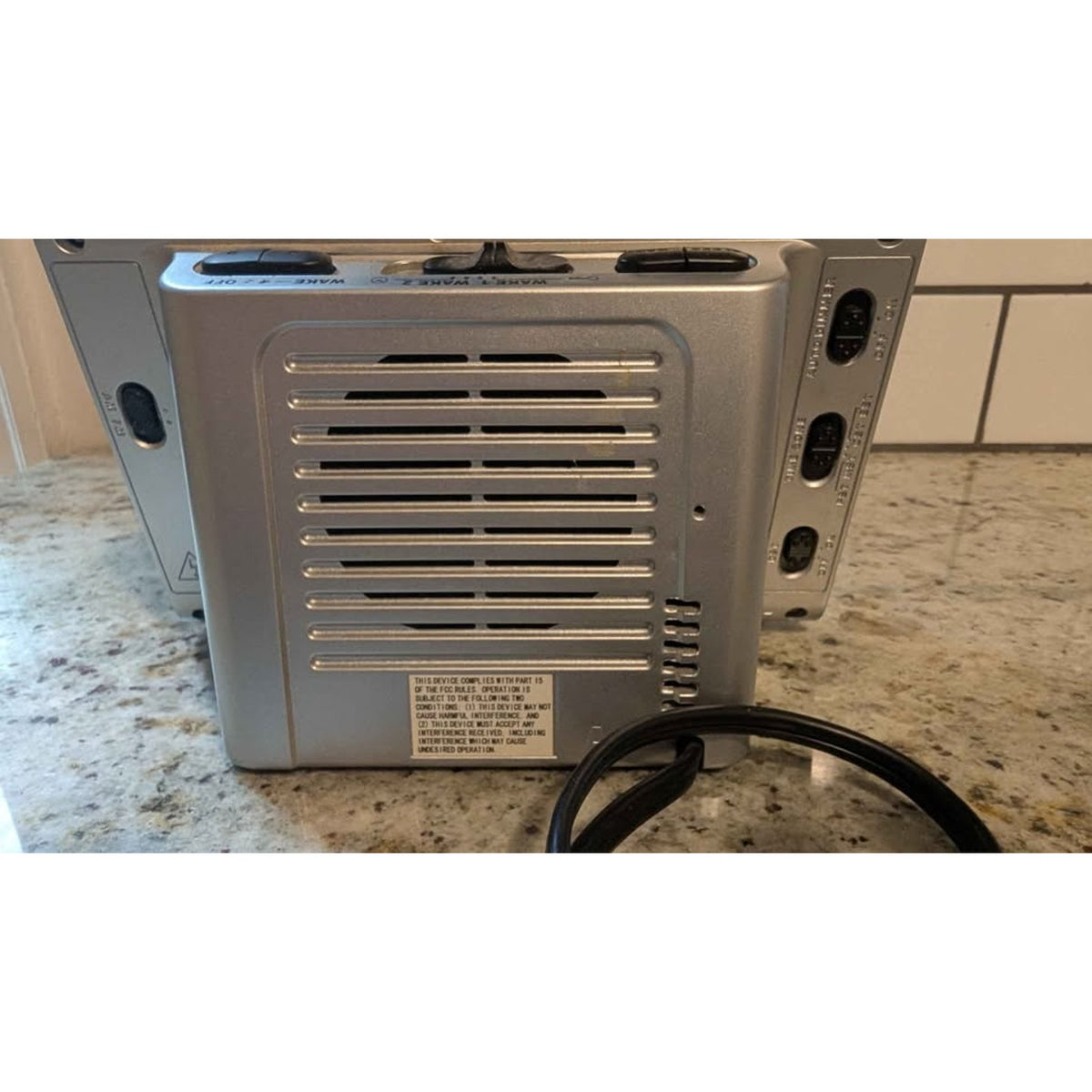 Vintage RCA AM/FM Clock Radio - Blue Digital Display & AUX Input